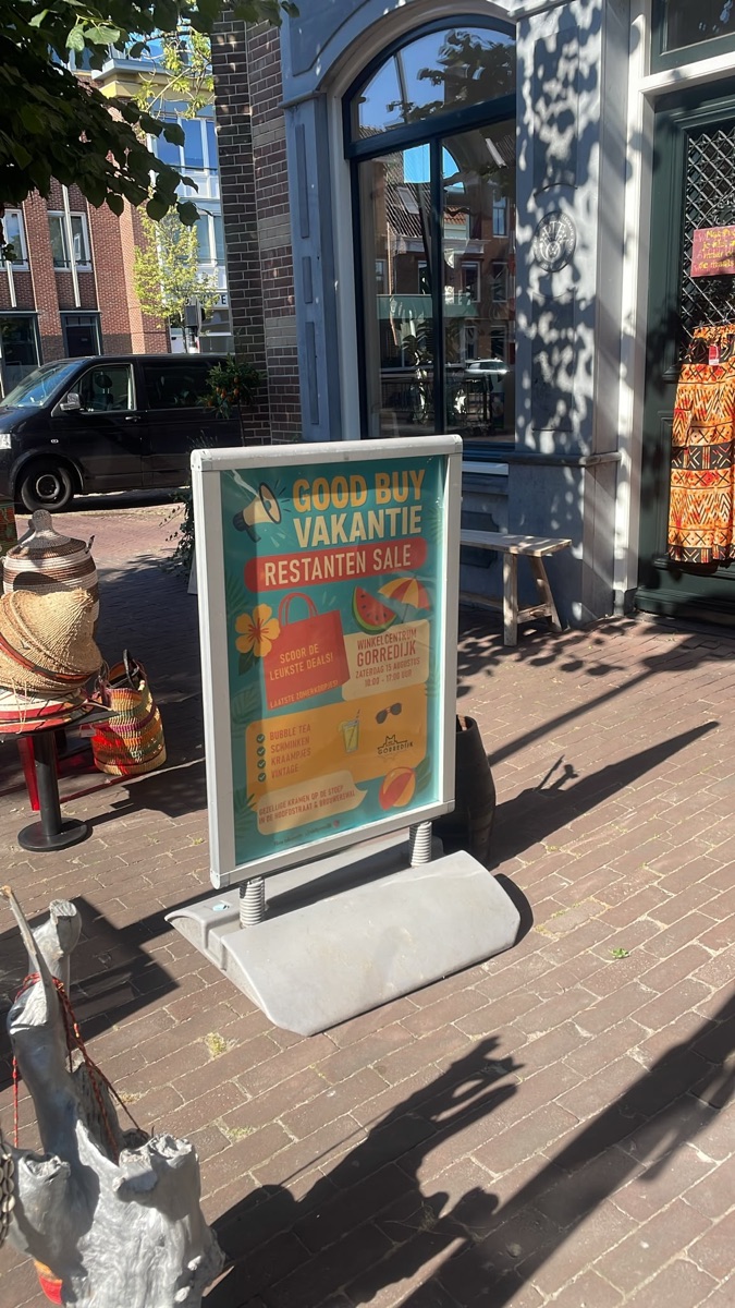 De gevel van de winkel in Gorredijk